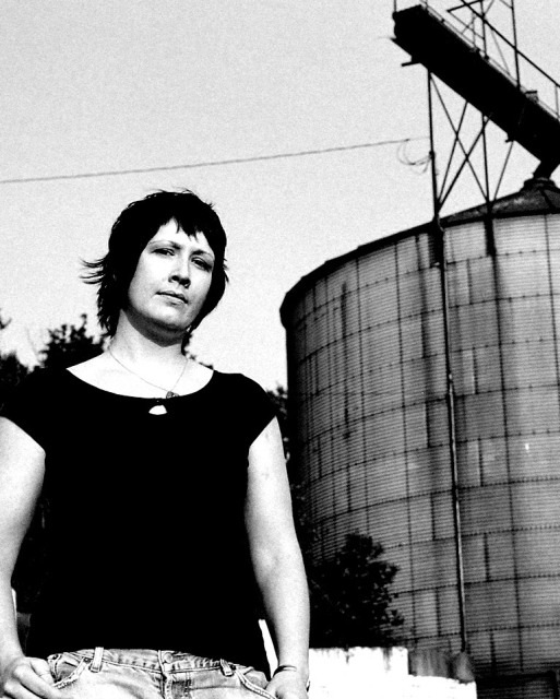 nicky_silo_black.jpg